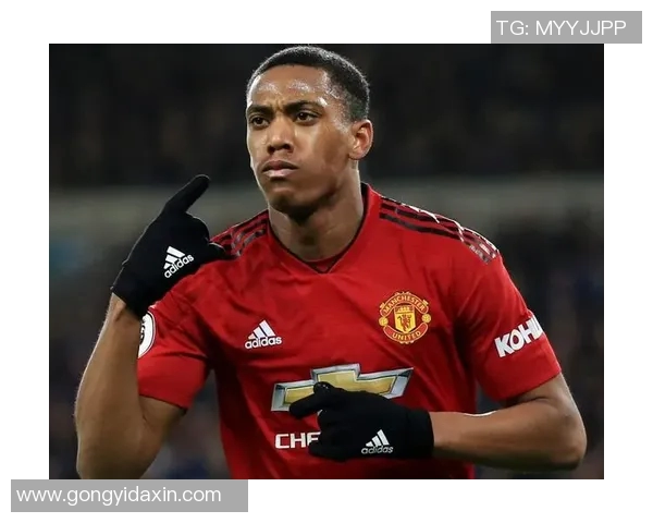 全球足球精英盘点:2025年十大球星排名揭晓谁是足坛新霸主 全球足球精英盘点:2025年十大球星排名揭晓谁是足坛新霸主