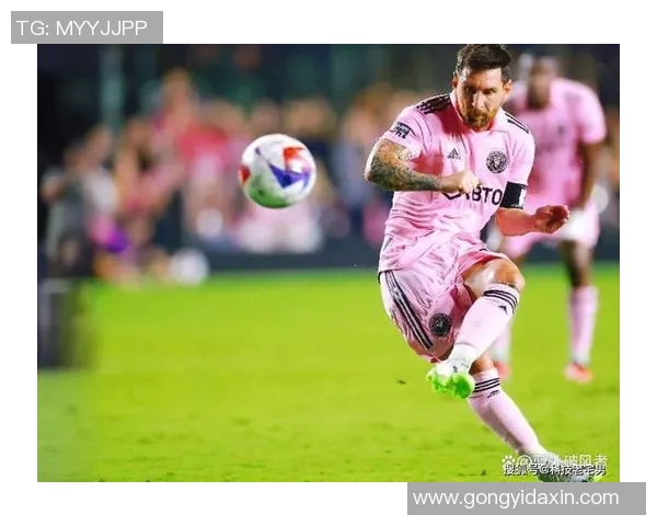 足球巨星展现高难度技巧瞬间绝美定格挑战极限动作的精彩时刻