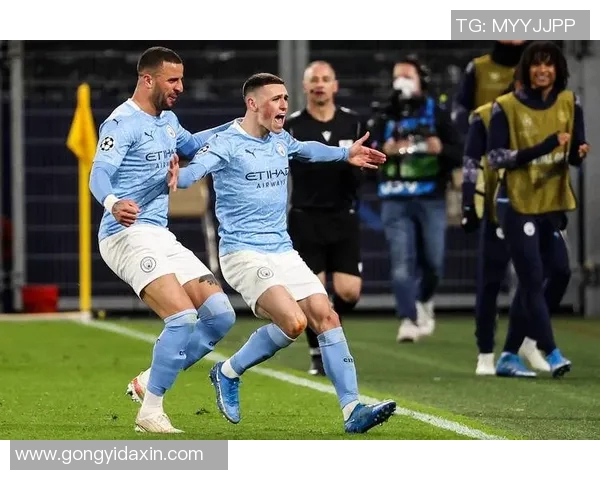 8号足球星闪耀绿茵场引领球队奋勇拼搏展现非凡实力