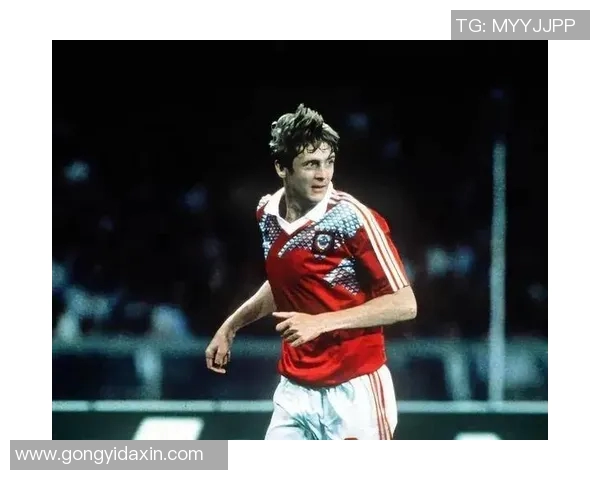 远古时期十大足球传奇人物盘点 他们的辉煌成就如何影响现代足球发展 远古时期十大足球传奇人物盘点 他们的辉煌成就如何影响现代足球发展